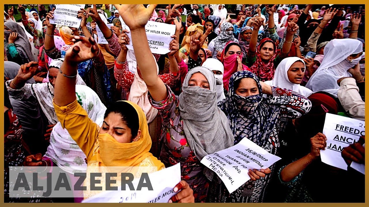 Kashmir: India begins to reduce restrictions