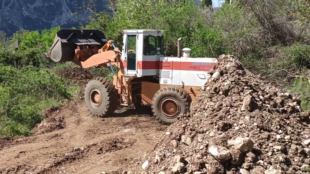 INTERNATIONAL 530B part 3 road opening and field cleaning/ διάνοιξη και καθαρισμός δρόμου μερος 3