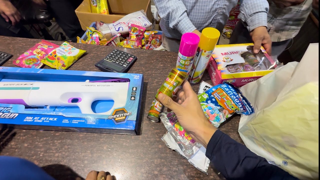 HOLI KI SHOPPING KRNE GYE 🤯😍 ~ 10,000 RS Worth Holi stash 🔥🎨