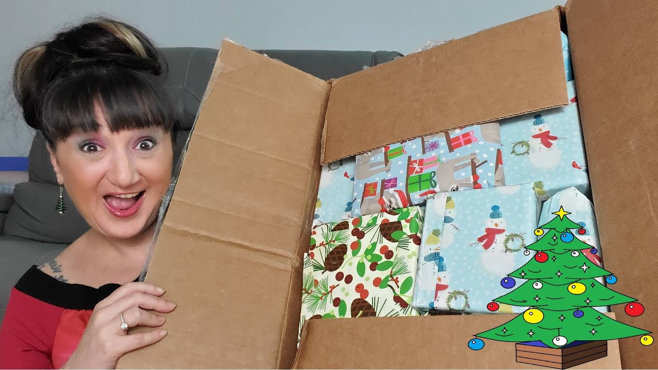 Early Christmas Mystery Box | Friend Swap | What Did Bunny Send Me?