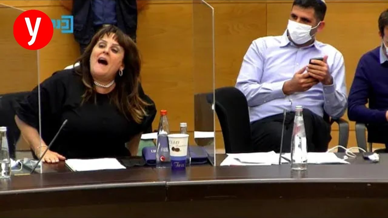 העימות בין קטי שטרית ליאיר גולן: 