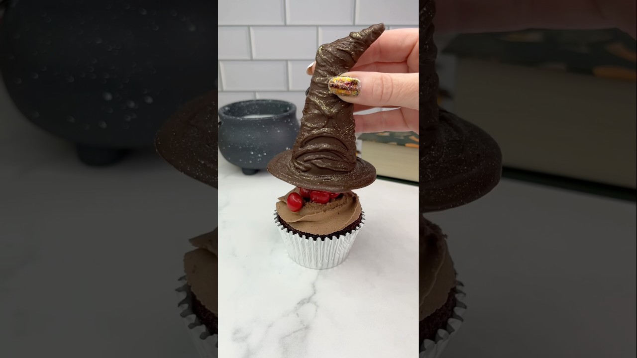 The Sorting Hat 🪄 #harrypotter #cakeart #cakedbyrach #cakedecorating #chocolate #shortsfeed #cake