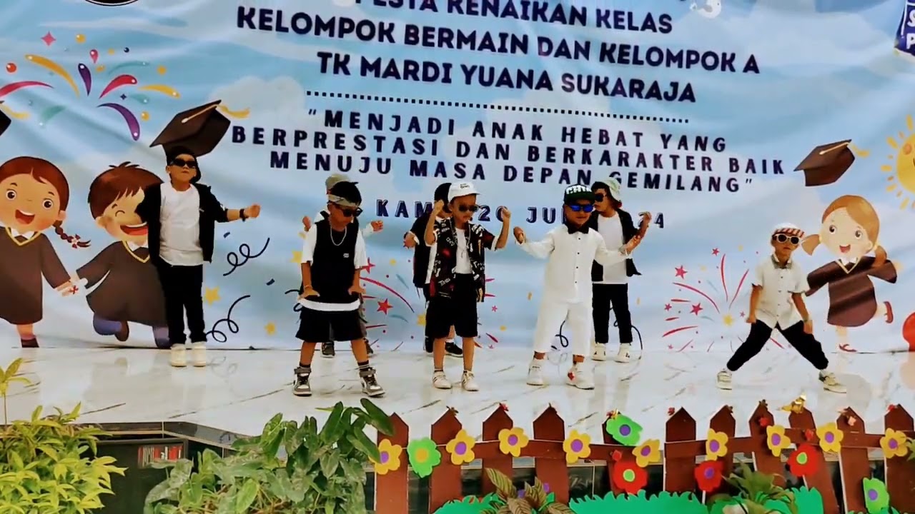 Billy & Friends... Menari Bang Bang..di acara perpisahan @tkmardiyuanasukaraja9438