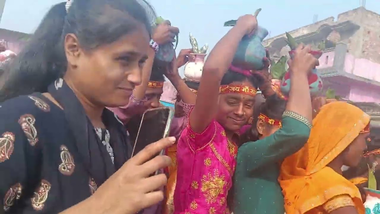 Recording video 📷📷 tu upen kumar raj gayatri devi ke niji jamin me do it for you and 