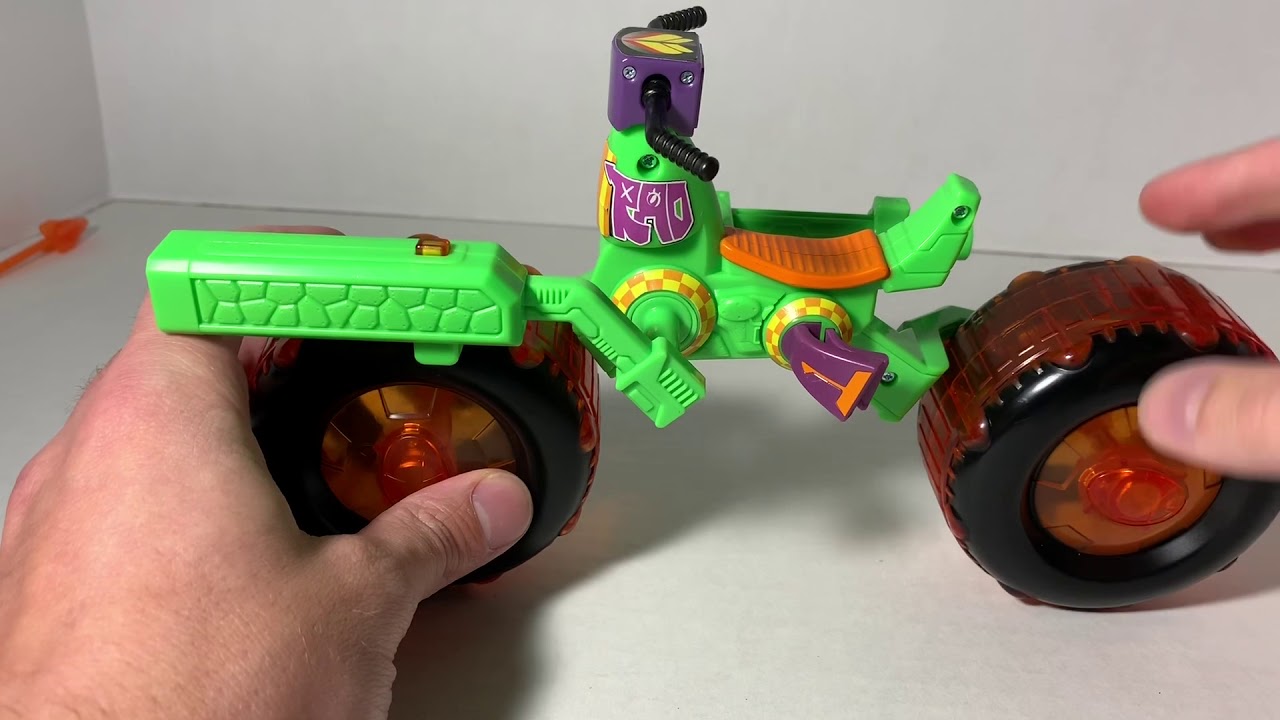 Rise of the Teenage Mutant Ninja Turtles TMNT Shell Hog Vehicle Michelangelo Review