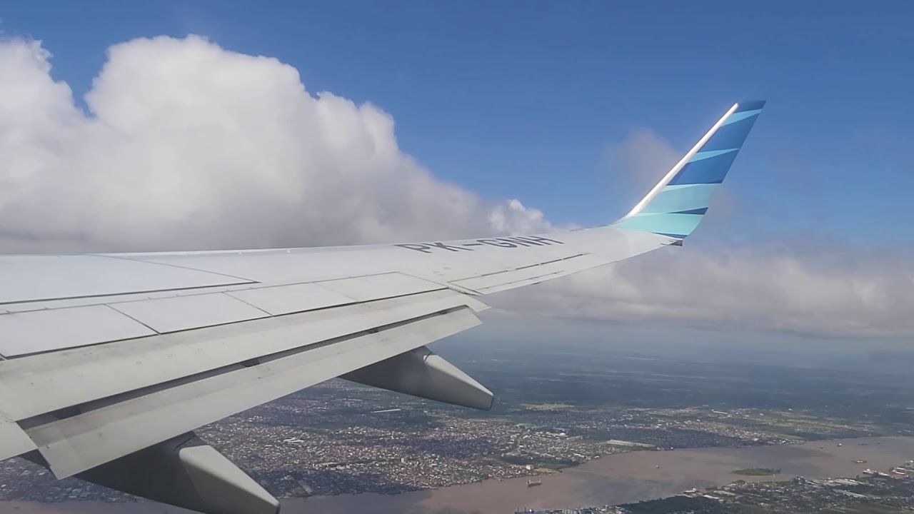 Garuda Indonesia GA502 - Landing in Supadio Int'l Airport Pontianak