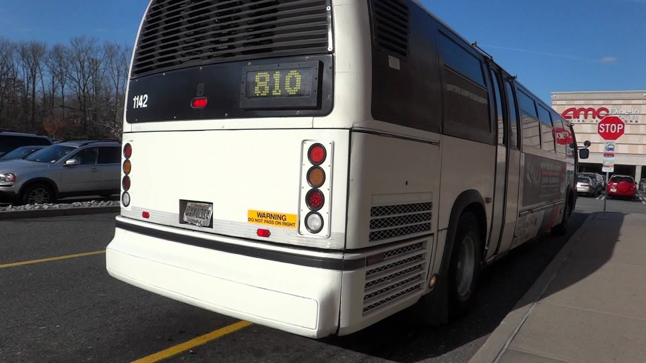 New Jersey Transit (Academy Bus) : NovaBus RTS-06 #1142 on Route 810 at Menlo Park Mall