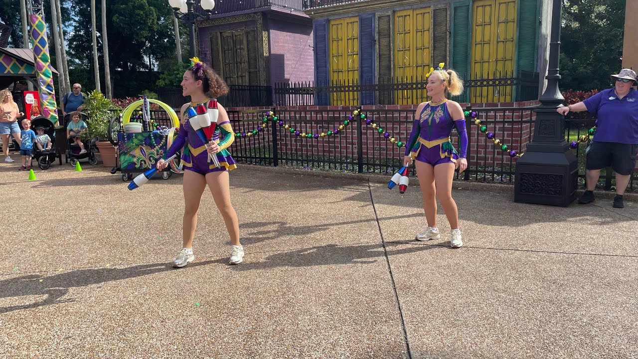 LIVE: Busch Gardens Mardi Gras Juggling Show 🎭