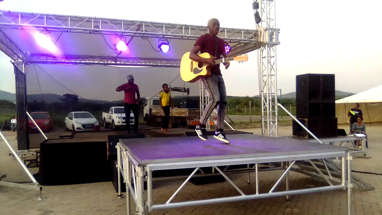 iNtungwa performing IVOSHO oLUNDI