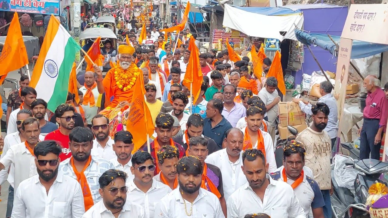 महर्षि बाल्मीकि जयंती पर भव्य शोभायात्रा Sujangarh जगह जगह जोरदार पुष्पवर्षा से स्वागत