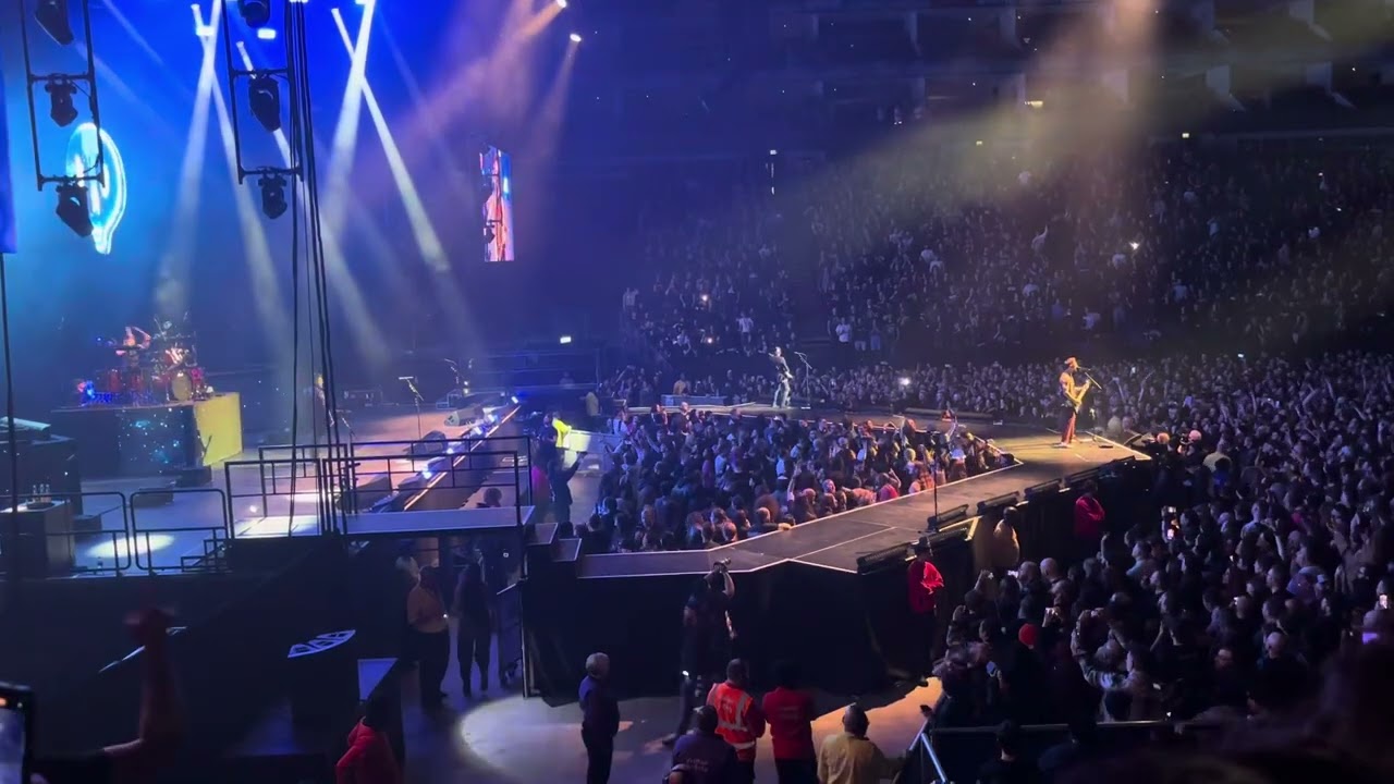 Bullet For My Valentine - Tears Don’t Fall - live at The O2 Arena London 2025