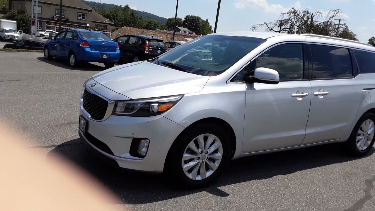 2017 Kia Sedona Ex w/8 passenger leather seating!