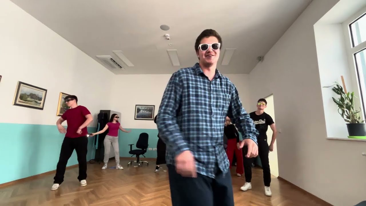 Gimnazija Sisak - izvedba predstave 