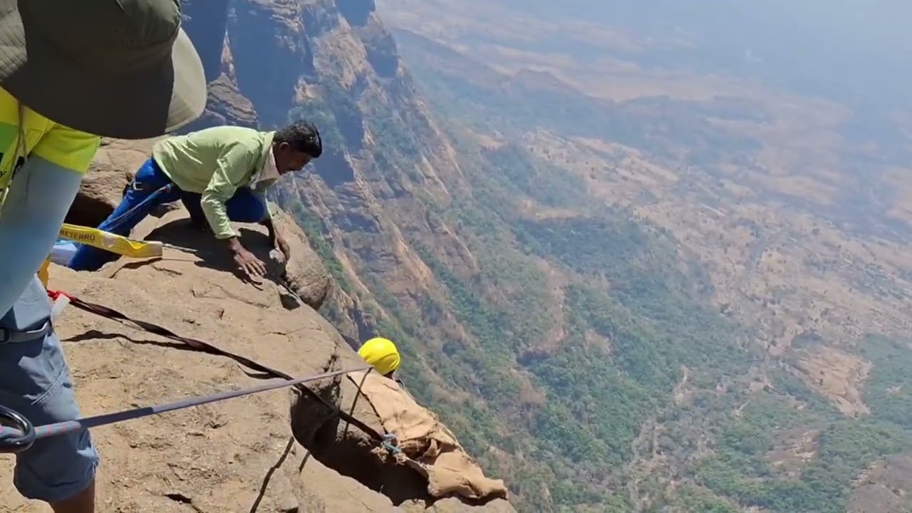 Kokankada rappelling