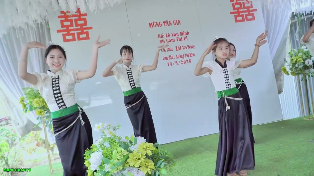 ĐƯỜNG VÀO TIM EM, ĐỘI VĂN NGHỆ GIA ĐÌNH MÚA MỪNG TÂN GIA ÔNG BÀ LÒ VĂN MINH + CẦM THỊ ỤI BẢN TẠI LÚA