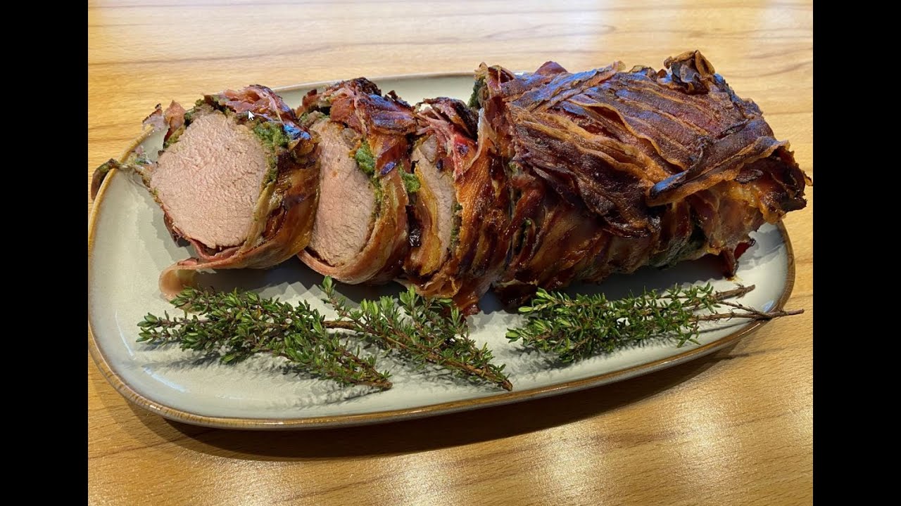 Wildschweinbraten mit Speckmantel und Bärlauch-Pesto