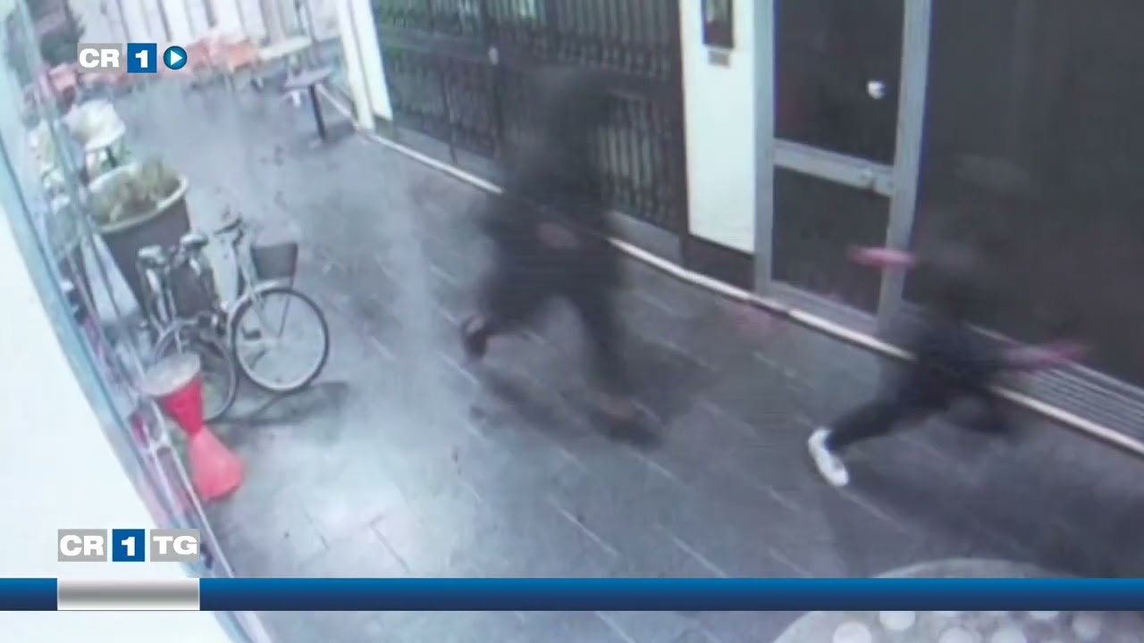 Violenza giovanile a Cremona: lancio di bottiglie in Corso Garibaldi