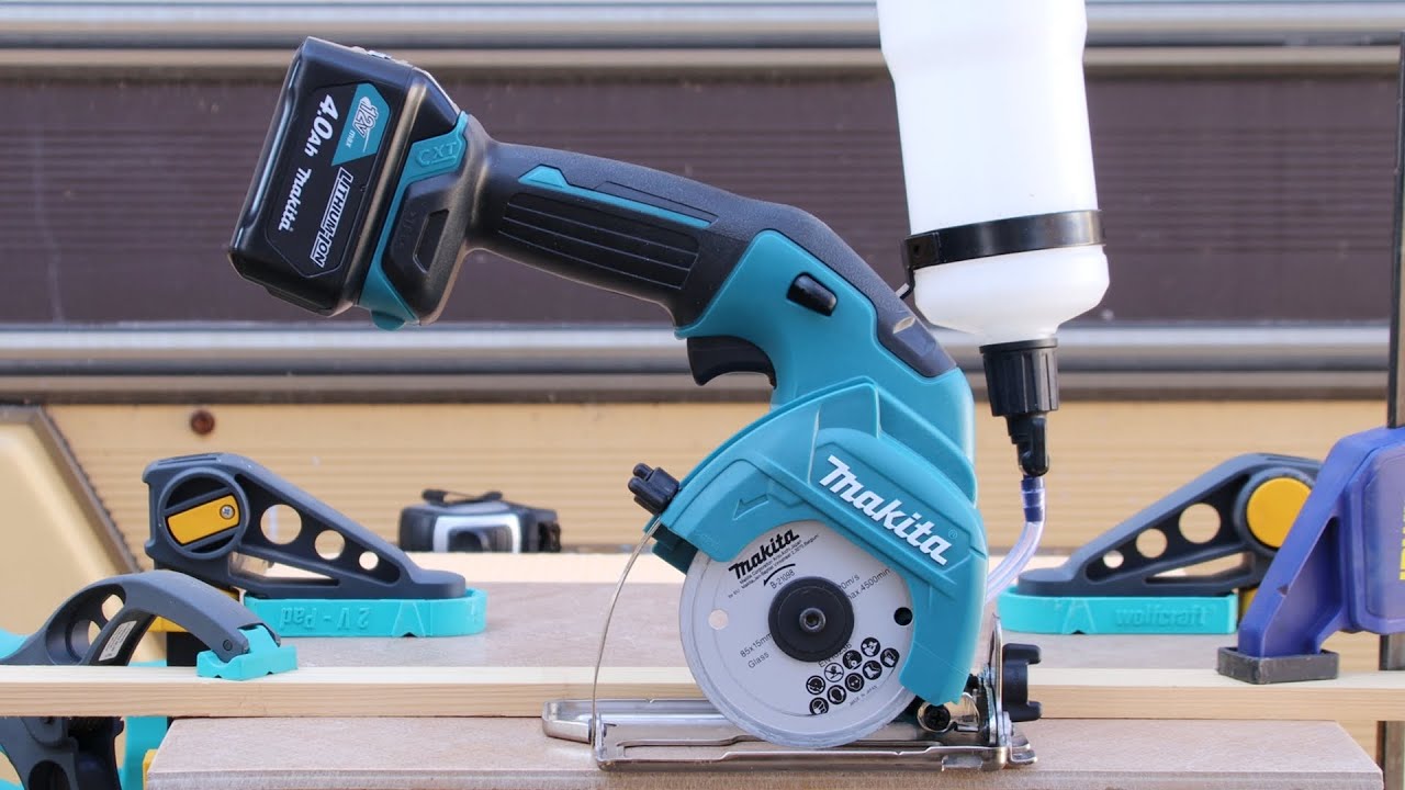 Makita CC301D wet type glass and ceramic tiles cutter 12V Max CXT Test