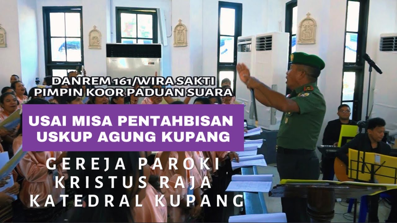 Danrem 161/Wira Sakti Pimpin Koor Paduan Suara Usai Misa Pentahbisan Uskup Agung Kupang