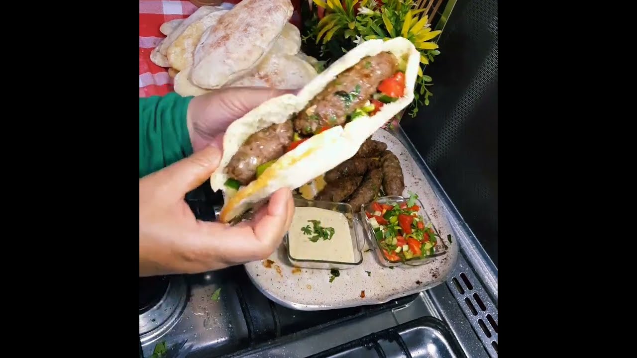 كفتة الحاتي بالعيش و السلطة من ايناس عباس