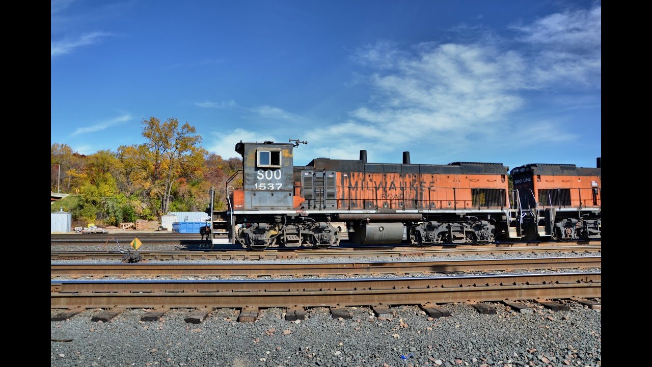 Roaring Milwaukee Road MP15AC's in St. Paul, MN
