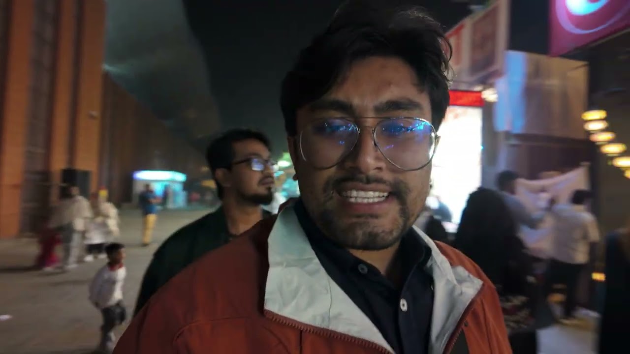 বাণিজ্য মেলার বিদেশী স্টল ভ্রমণ