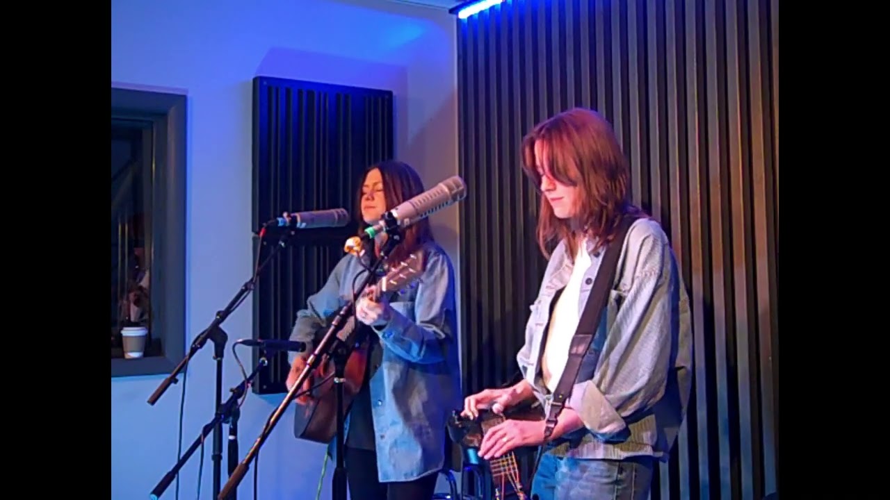 Larkin Poe - Little Bit (KRVB Radio Live)