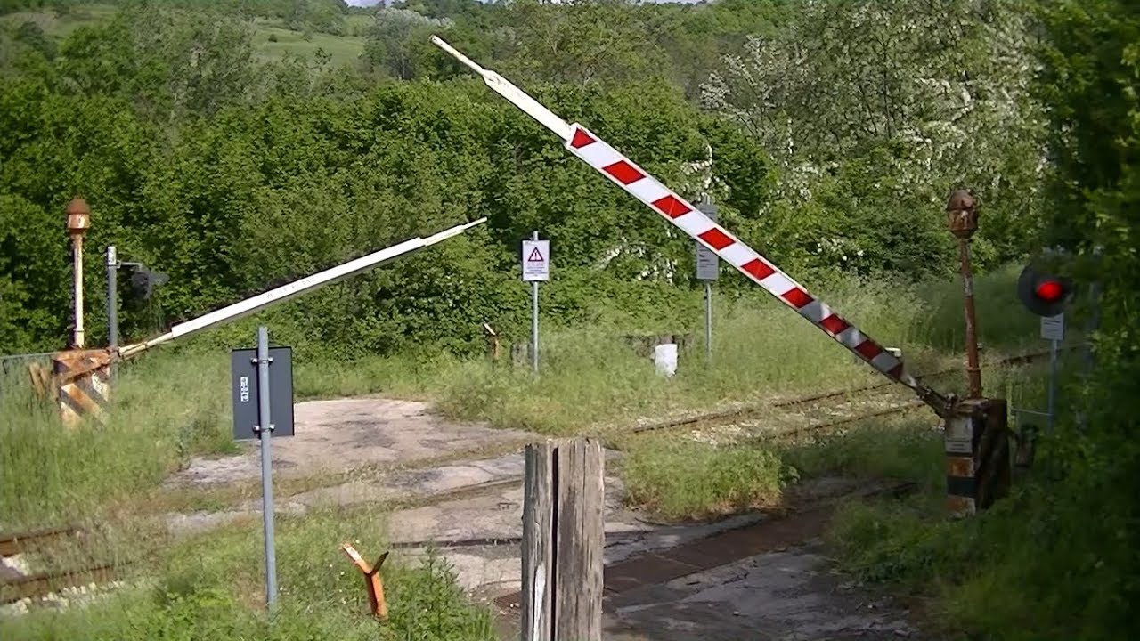 Spoorwegovergang Altavilla Irpina (I) // Railroad crossing // Passaggio a livello