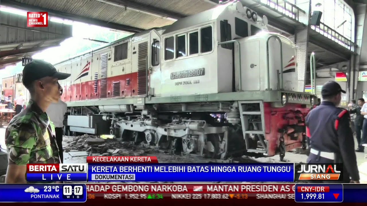 Telat Rem, Lokomotif KA Tembus Ruang Tunggu Penumpang