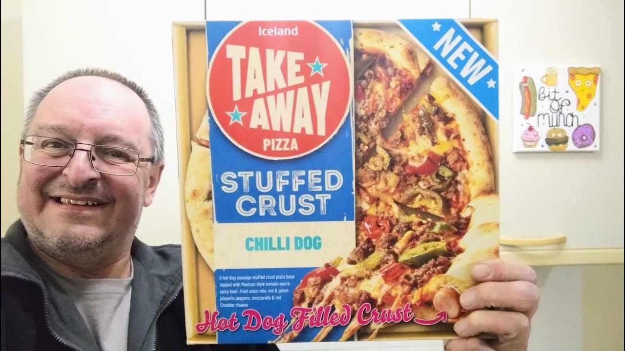 *NEW* Iceland Chilli Dog Pizza With Hot Dog Filled Crust ~ Food Review