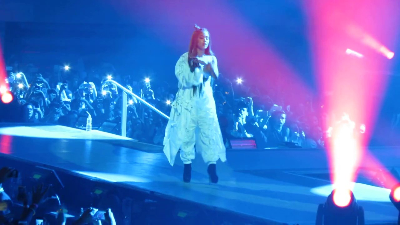 Ariana Grande - One Last Time (Live @ Dangerous Woman Tour in Rio)