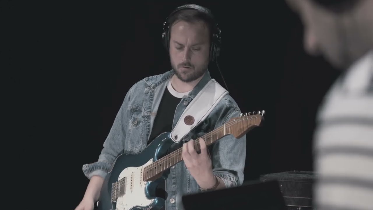 Probably my favourite guitar solo (from the album Unveiling Emotions)
