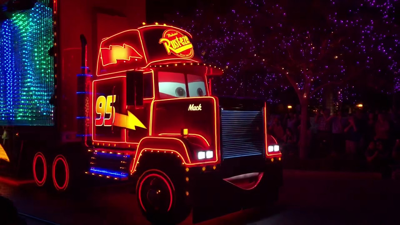 FULL Paint The Night Parade 2018 with New Incredibles Float at Disney California Adventure