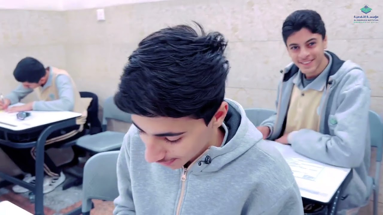 تشجيع الكادر التدريسي للتلاميذ والطلبة في اداء امتحاناتهم