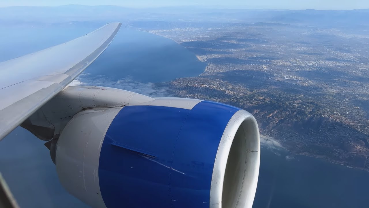Tremendous PW4077 Takeoff Buzzsaw! | United 777-200 | Los Angeles LAX
