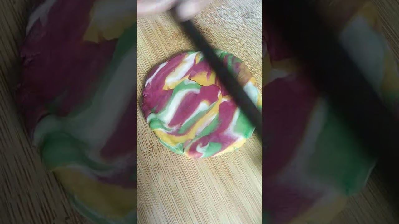 rangeen puri/colorful puri for holy #holispecial #recipes #snacks #rang #1 #YoutubeShorts #Shorts