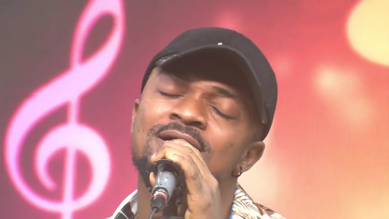Toju On the Stage With Remake Of 