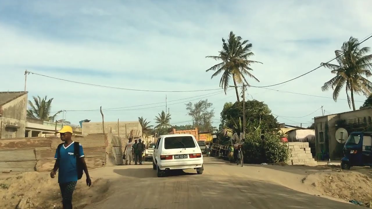 Moçambique - Beira - Saída do Porto da Beira pela Munhava