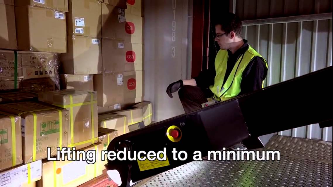Unloading loose-loaded cargo from a container - quickly and easily!
