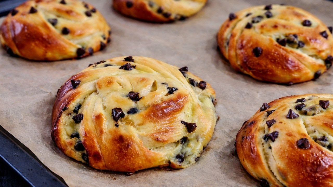 Brioches suisses tressées comme à la boulangerie I Crème pâtissière & pépites de chocolat