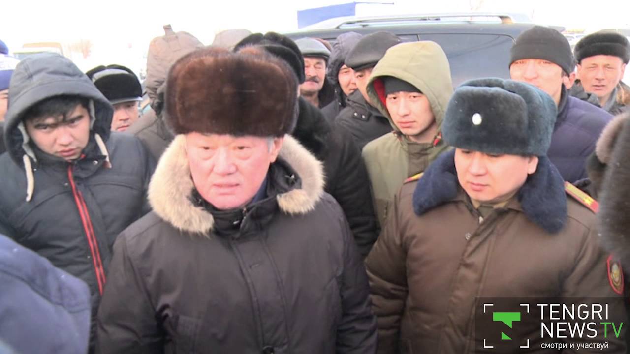 Сапарбаев навестил застрявших на трассе в Актюбинской области водителей