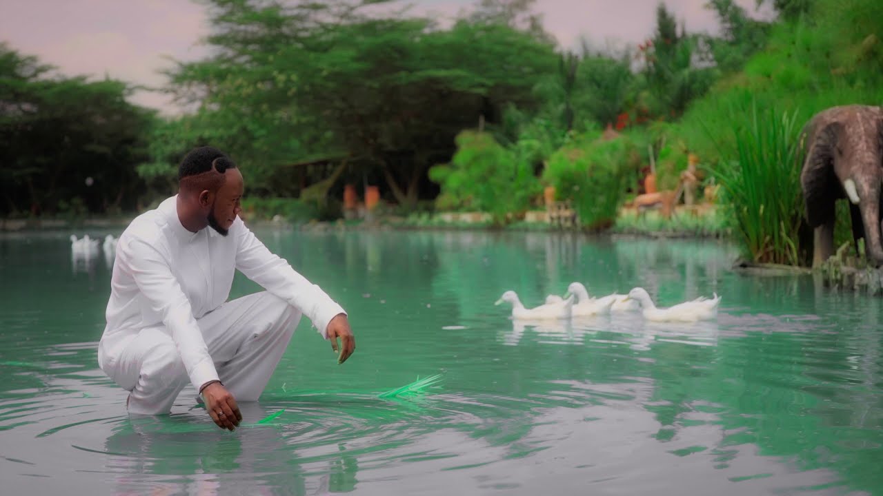 Chriss Eazy - EDENi (Official Video)