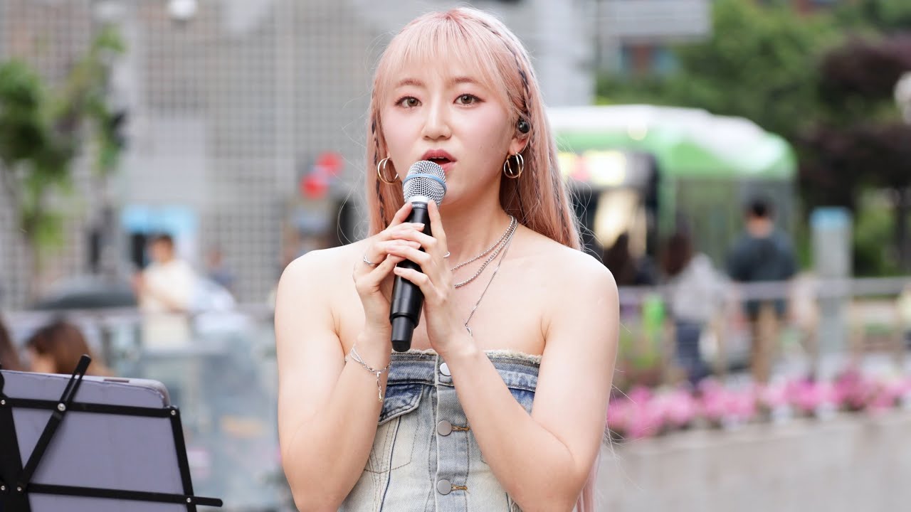 경서 KyoungSeo 1st 미니앨범 ONGOING 발매기념 버스킹 투어 FULLCAM Fancam 230519 4K 60P By. TaeJeong