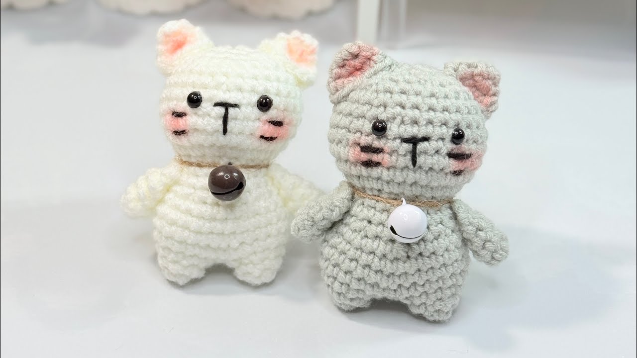 Complete crocheting course of kitten pendant for beginners