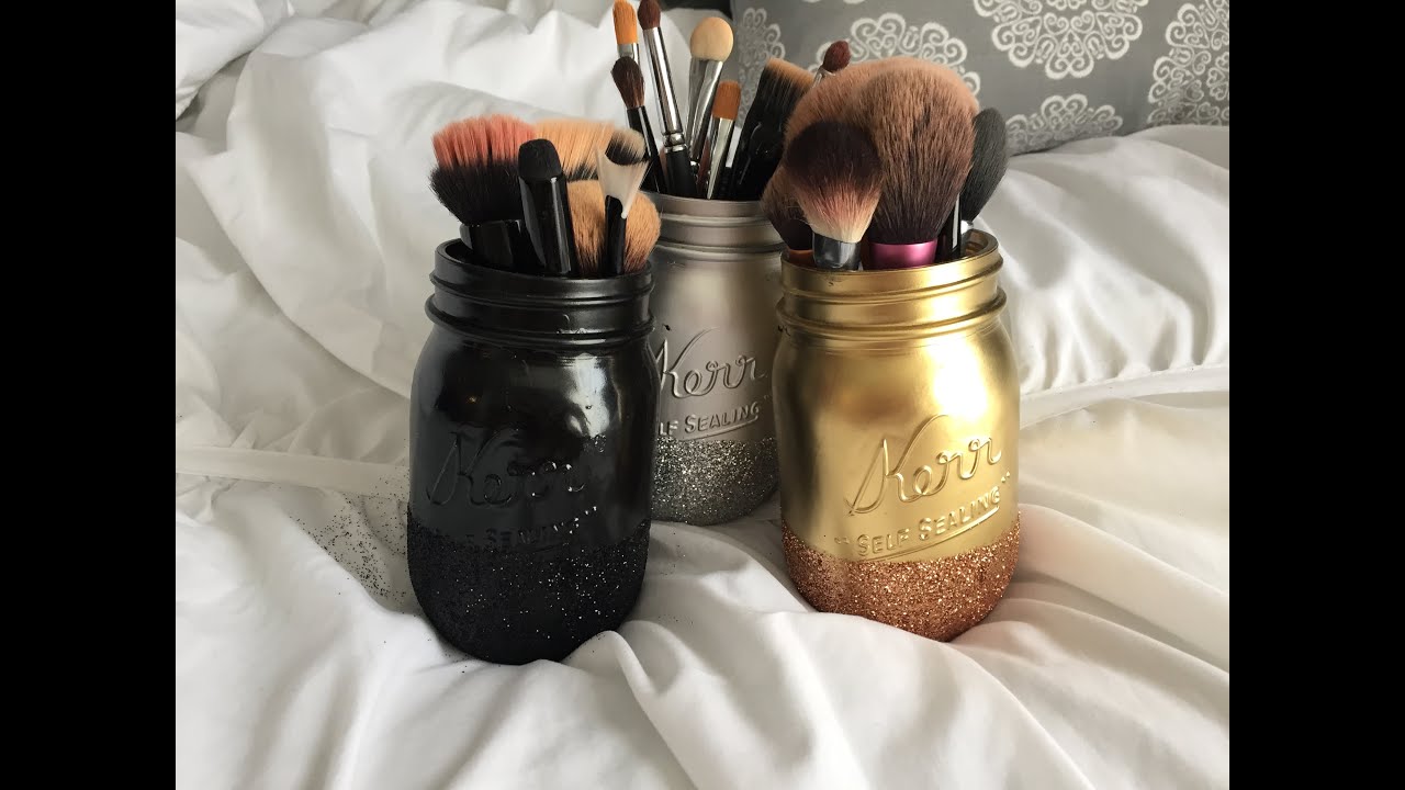DIY Pinterest Glitter Mason Jars