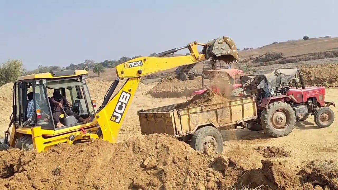 New jcb 3dx loading mud in Mahindra swaraj 735 tractor || #2026 
