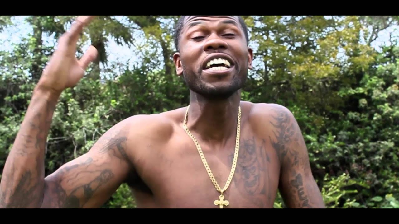 50 Sosa chase a check