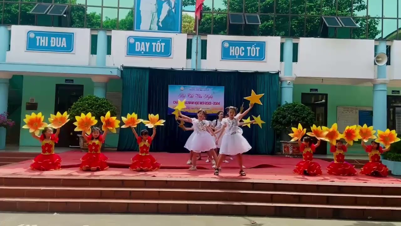 múa : thầy cô cho em ước mơ chi đội 5A2 Trường Tiểu học Cổ Loa