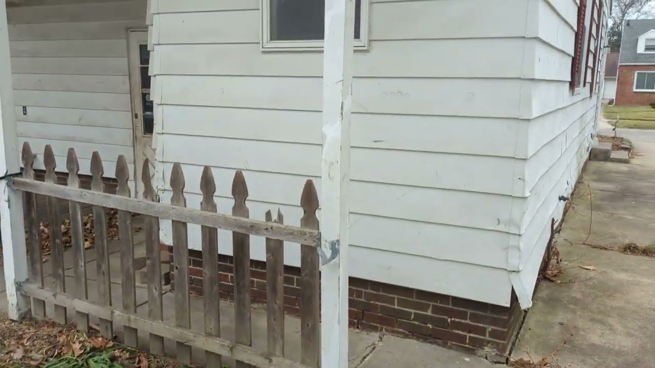 3906 Elmhurst
