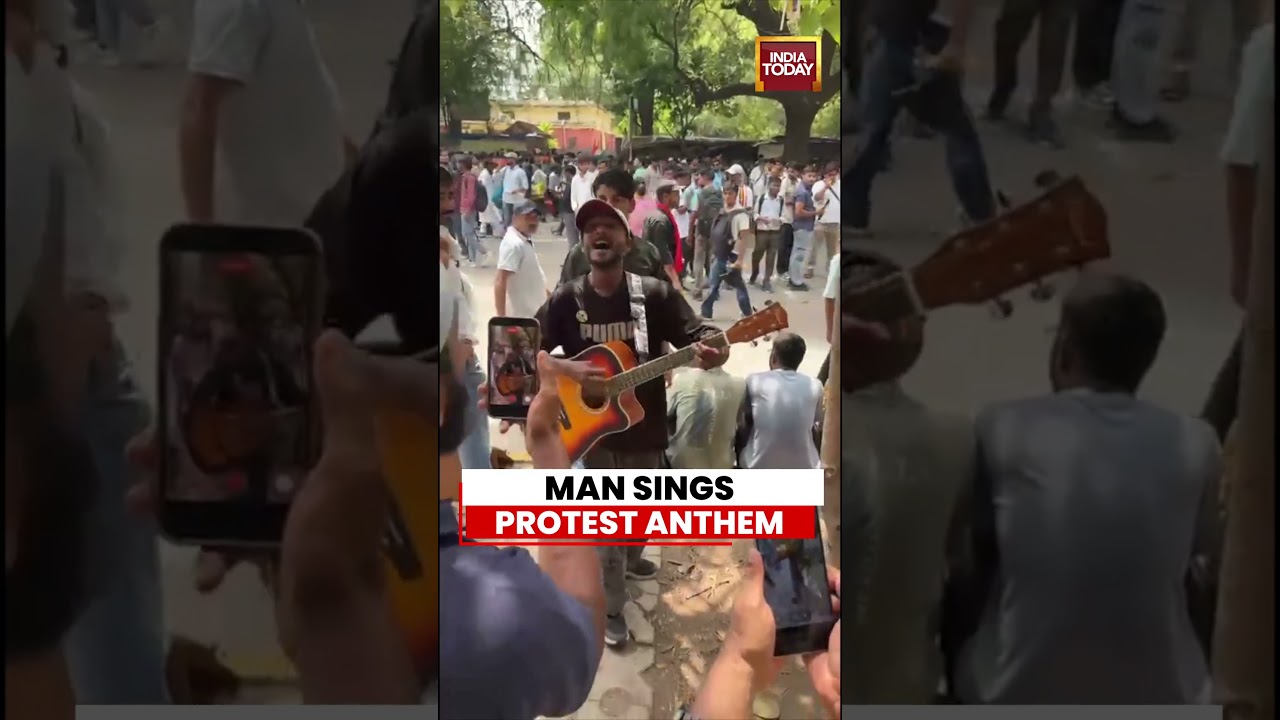 CJP News: Man Sings Protest Anthem | 'Hum Bhi Cockroach' Echoes At Delhi Rally #cockroachjanataparty